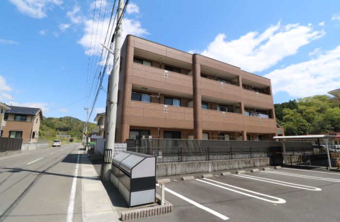 古津賀ヒルズ（1LDK）1F専用庭タイプ